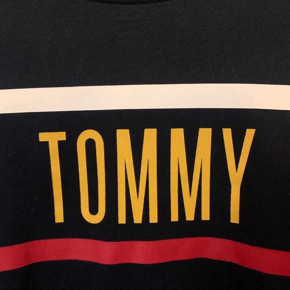 TOMMY HILFIGER | SIZE XS | Navy Crop Long Sleeve - Picture 2 of 3